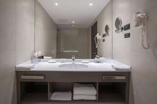 Отель voco - Podgorica Подгорица Premium 2 Twin Beds-3