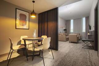 Отель voco - Podgorica Подгорица One-Bedroom King Suite with Living Room - Non-Smoking-6