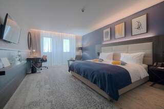 Отель voco - Podgorica Подгорица Premium 1 King Bed-16